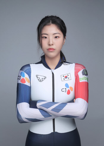 '女빙속 기대주' 이나현, 압도적 기량으로 회장배 500m 우승