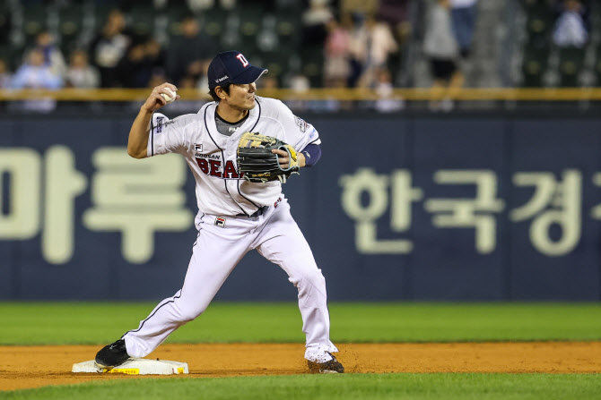 김재호, 21년 프로선수 인생 마침표...'두산 원클럽맨'으로 남는다