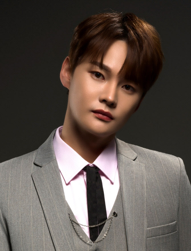 박서진, 독자행보 나설까… 타조엔터와 결별