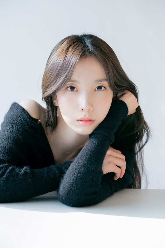 지숙, 8년 인연 이어간다… 스타잇엔터와 재계약