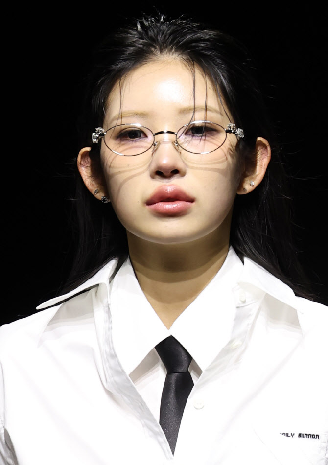 서울패션위크 런웨이 하는 최준희