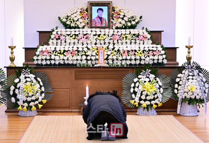 [포토]송대관 트로트계 큰 별이 지다