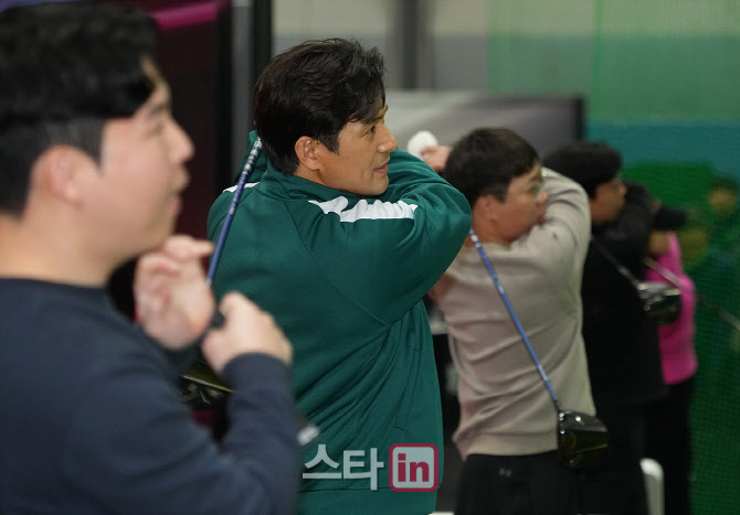 [포토]오지호,스윙은 자신있죠