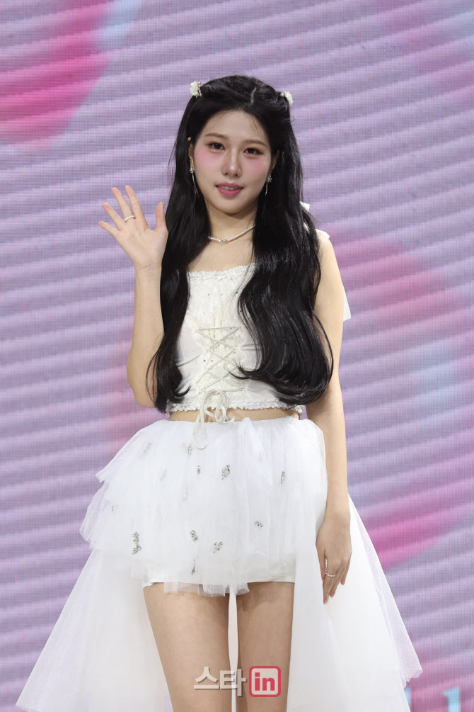 [포토]포즈 취하는 클로이
