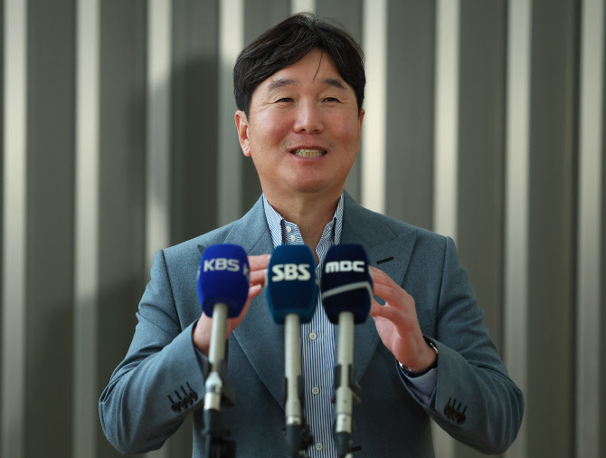 류지현 WBC 야구대표팀 감독 “안우진 발탁은 공감대 형성 필요”