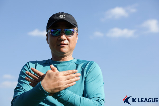 ‘차두리 첫 상대’ 성남 전경준, “일 많이 하는 친구... 좋은 감독 될 것”