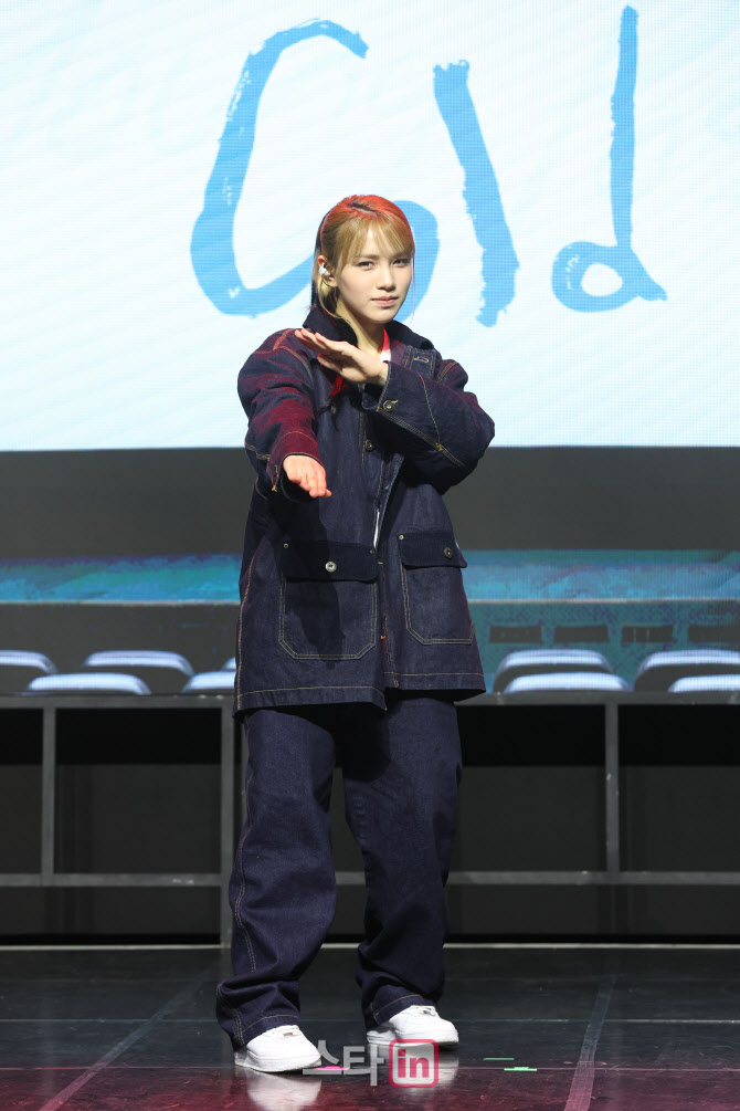[포토]포즈 취하는 영파씨 도은