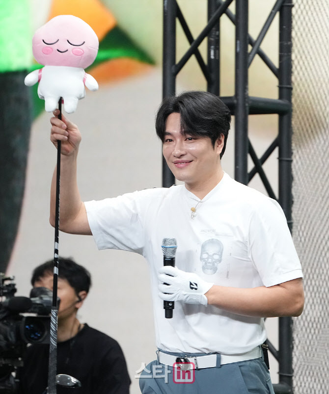 [포토]민우현,찬스 신청합니다