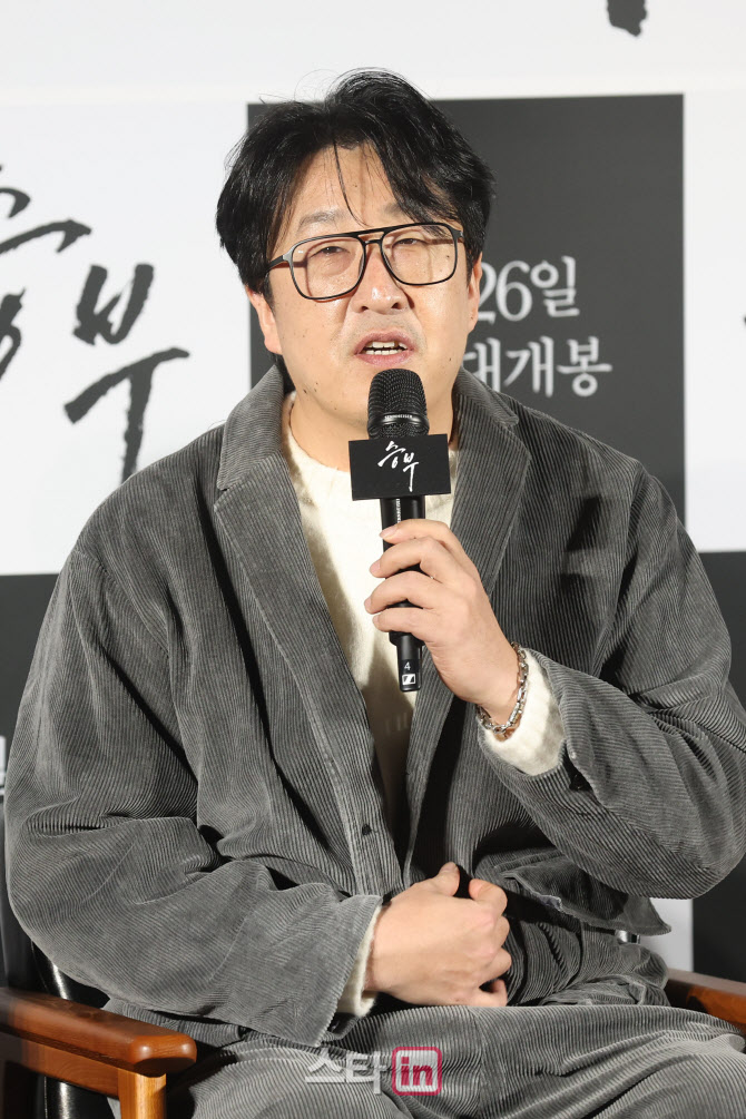 [포토]질문에 답하는 현봉식