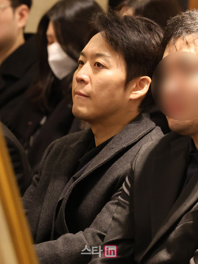 [포토]고(故) 가수 휘성 영결식 참석한 가수 하동균
