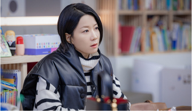 '라이딩 인생' 전혜진, 대치맘들 견제 받는다…팽팽한 신경전