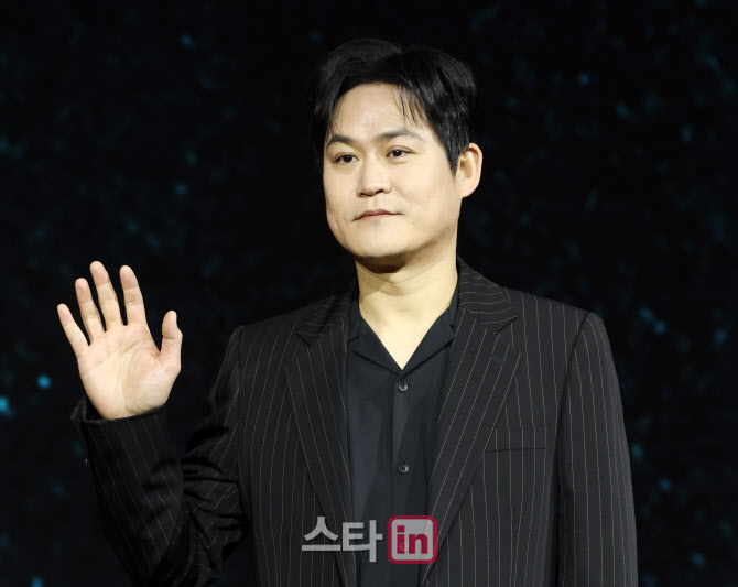 [포토]배우 김성균, 넷플릭스 '악연' 많이 사랑해주세요
