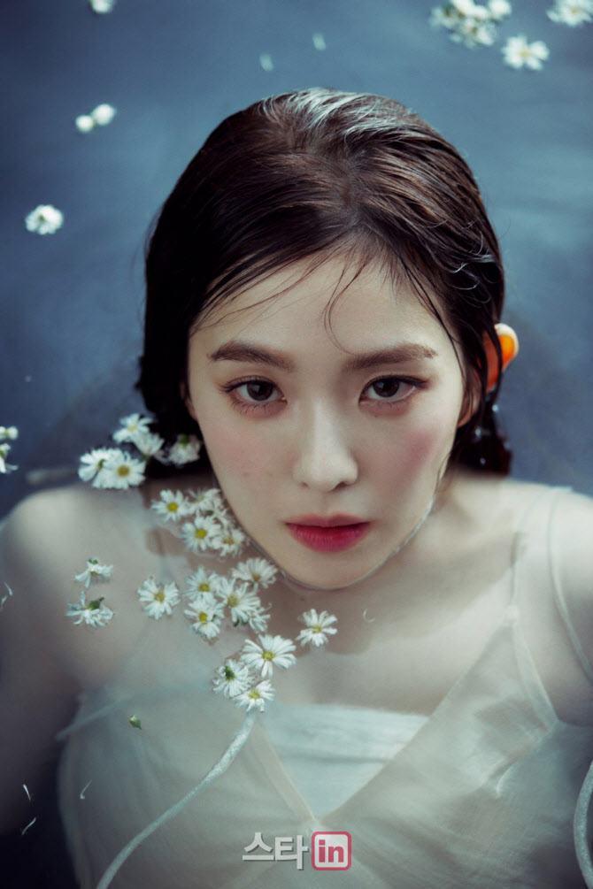 [포토]레드벨벳 아이린, '산불 피해 복구 위해 사랑의열매에 1억 원 기부'