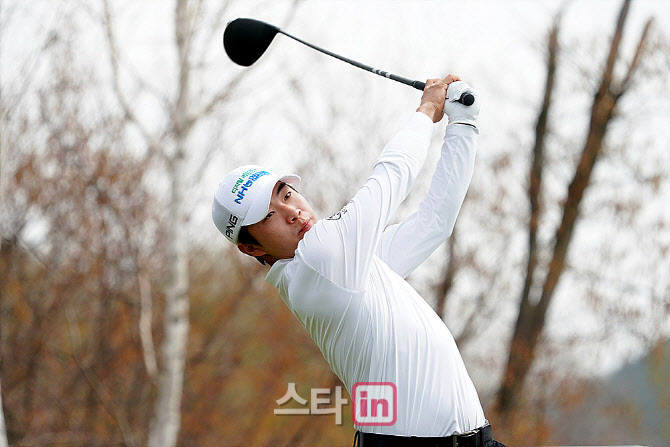 [골프in포토] 김동민 '역동적인 스윙으로'