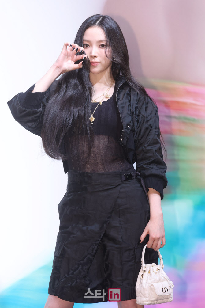 [포토]포즈 취하는 미야오 나린