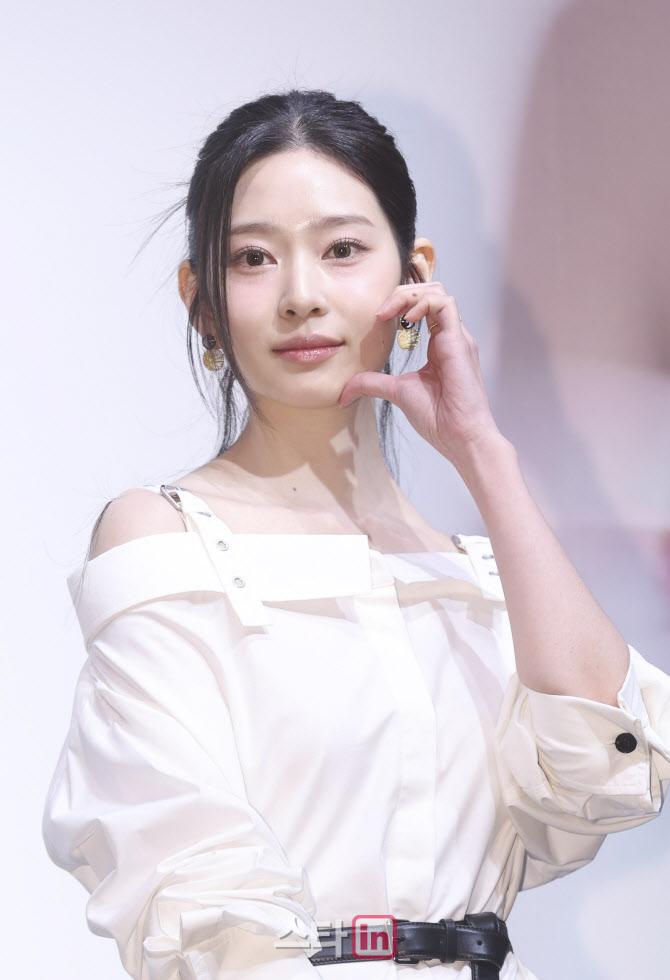[포토]김민주, 하트~