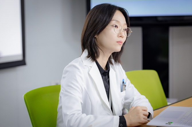 이봉련, '슬의생' 세계관 녹아들었다…고윤정과 사제 케미 (언슬전)