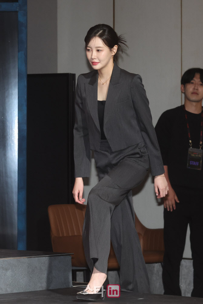 [포토]이승현, 등장부터 느껴지는 미스코리아 진