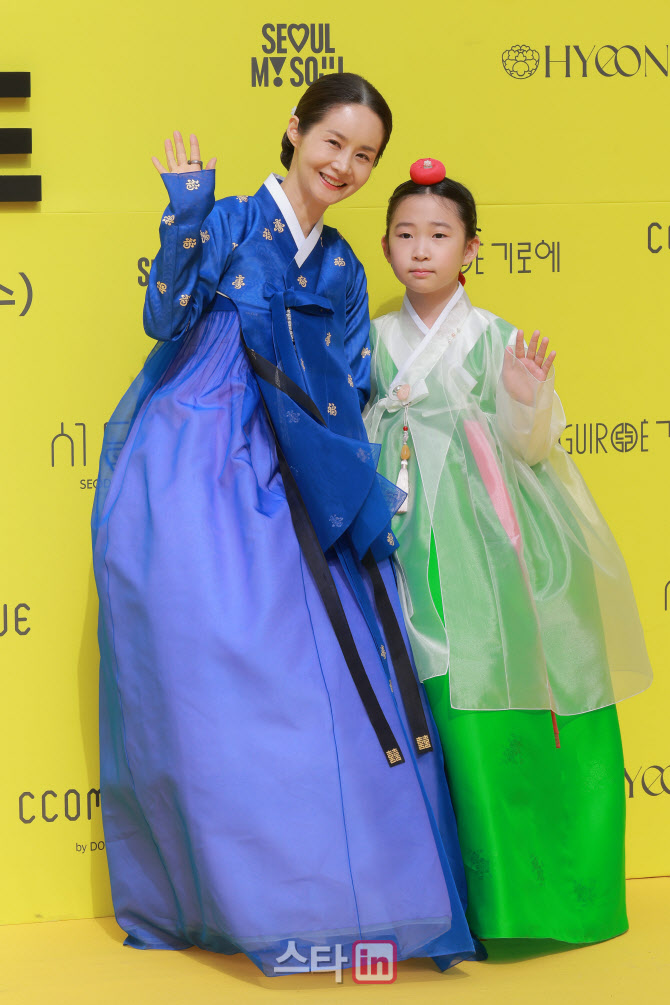 [포토]'서울패션로드@정동' 패션쇼 온 김가연 모녀