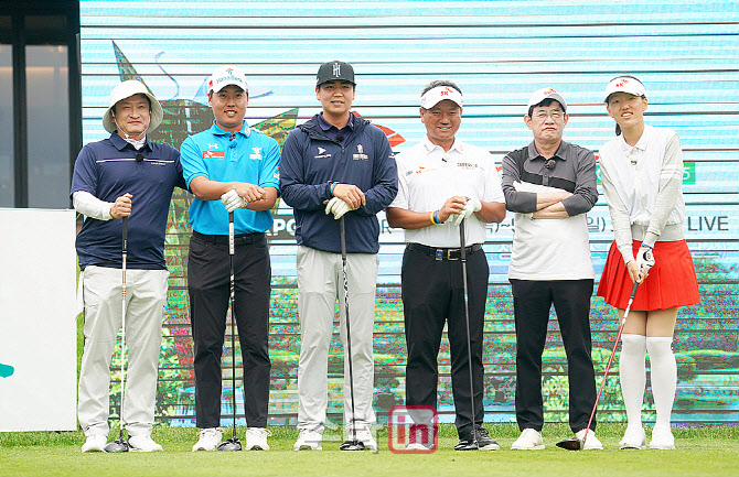 [포토] 첫번째 경기 나서는 서경석, 이승민, 장유빈, 최경주, 이경규, 김선영