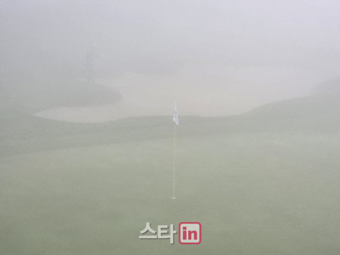 54홀 이상 상금 100%, 36홀은 75%..SK텔레콤오픈 우승 경쟁 안개가 변수
