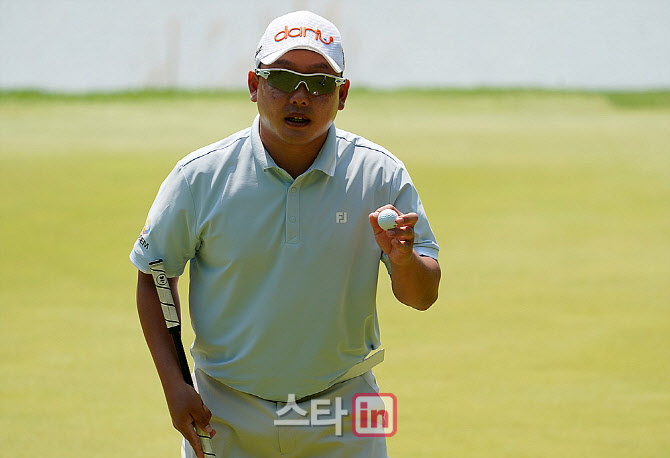 [포토] 김기환의 볼인사