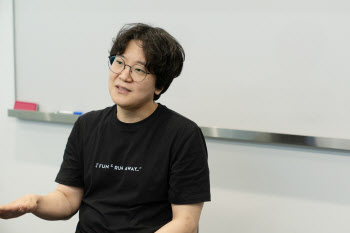이필성 대표 "3년 내 상장 목표… 콘텐츠산업 재편 주도할 것" 
