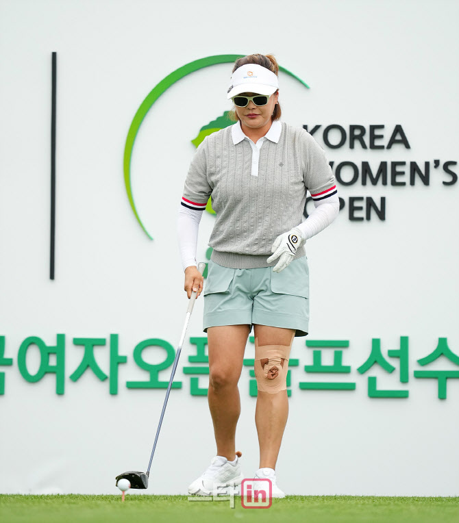 [골프in포토]최혜정,차분하게 시작해요