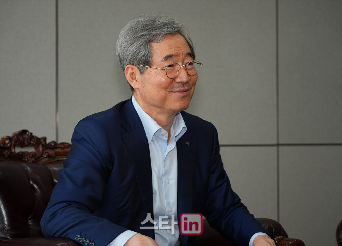 [골프in포토]정상철 대표,올해도 후원은 계속됩니다