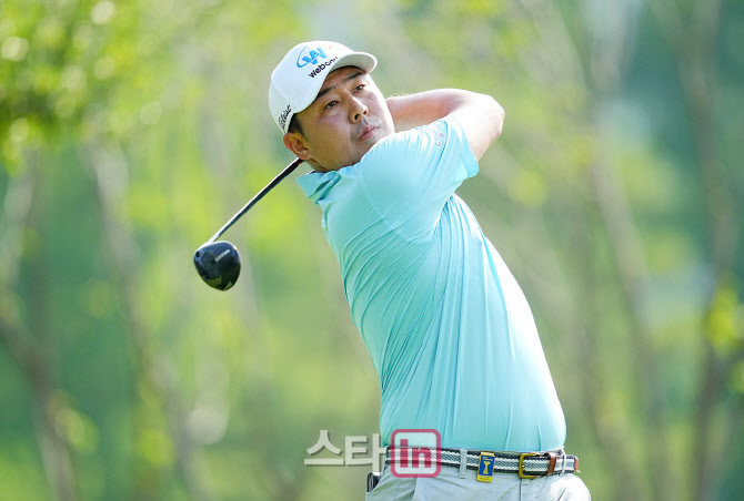 [골프in포토]이원준,무리없는 티샷