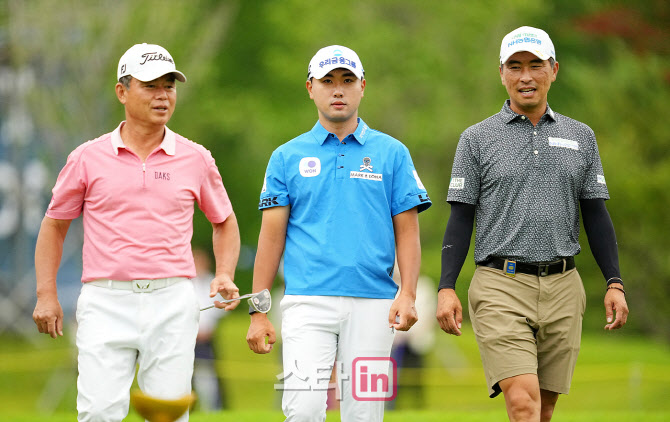 [골프in포토]신용신-조우영-문경준,신구의 조화