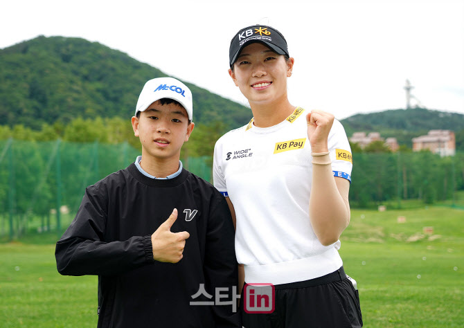 [골프in포토]방신실,즐거운 원포인트 레슨