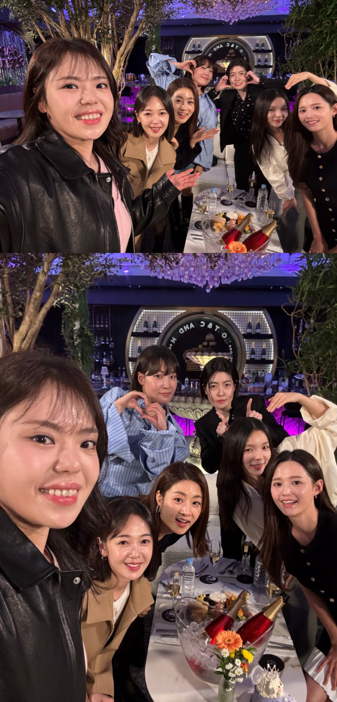 강소라→심은경, '써니' 주역 다 모였다…14년 만의 회동