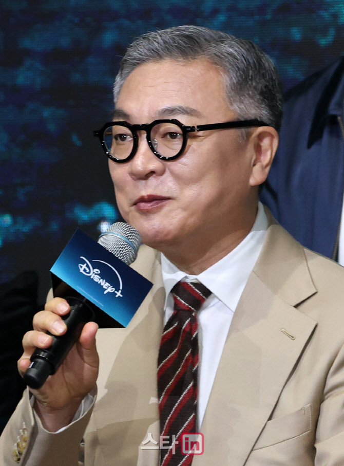 [포토]인사말하는 배우 김의성