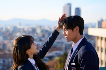 느릿느릿 단단하게 스며든다… 드라마 '우리영화'[별의별 리뷰]