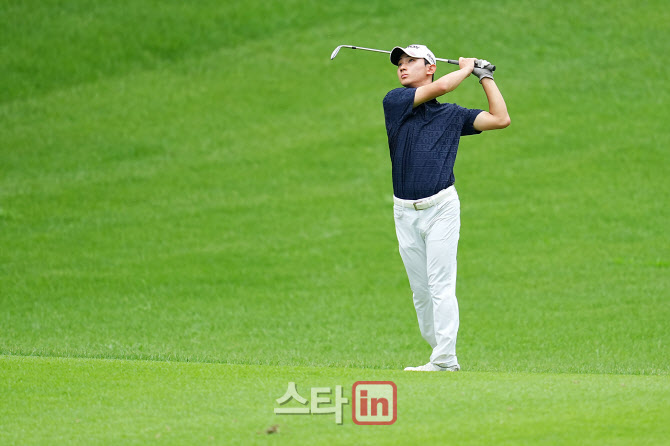[골프in포토]최재훈,핀 앞에 붙어라