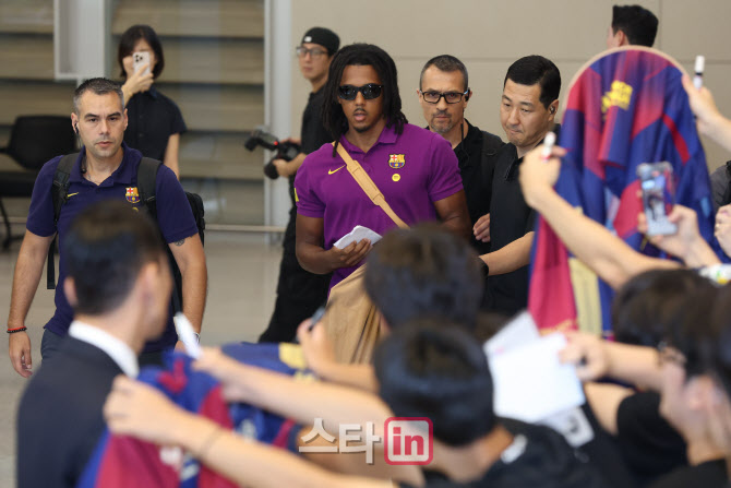 [포토]내한한 FC바르셀로나 '핵심 수비수' 쥘 쿤데