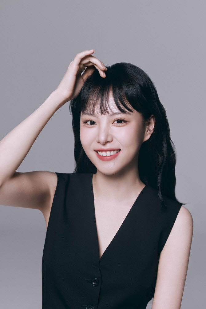이열음, 새 프로필 공개…독보적인 분위기