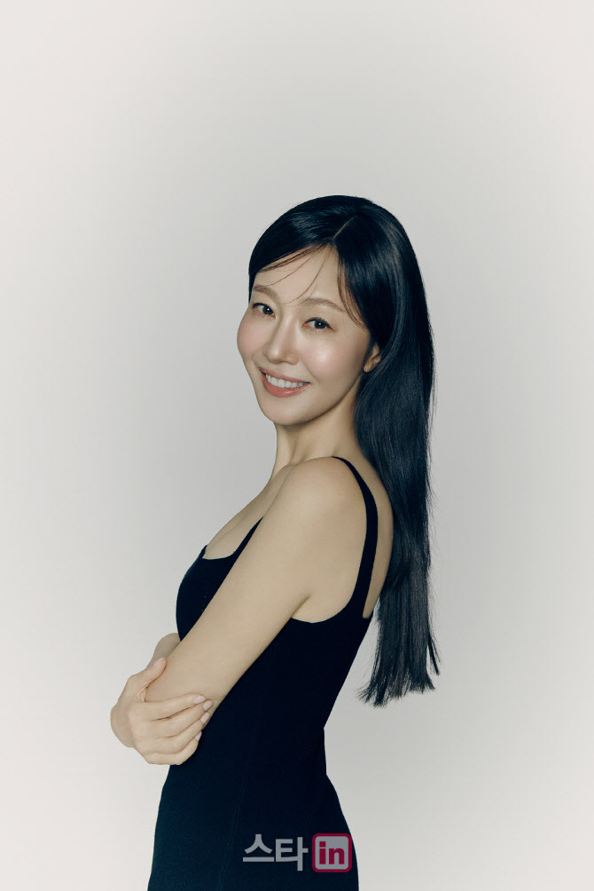 엄지원 "식당 가면 다 알아봐…주말 드라마 힘 느꼈죠"[인터뷰]