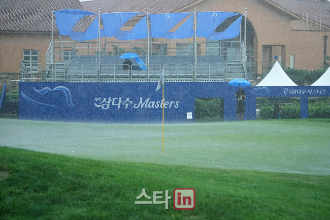 [골프in포토]'제12회 삼다수 마스터스'우천 중단