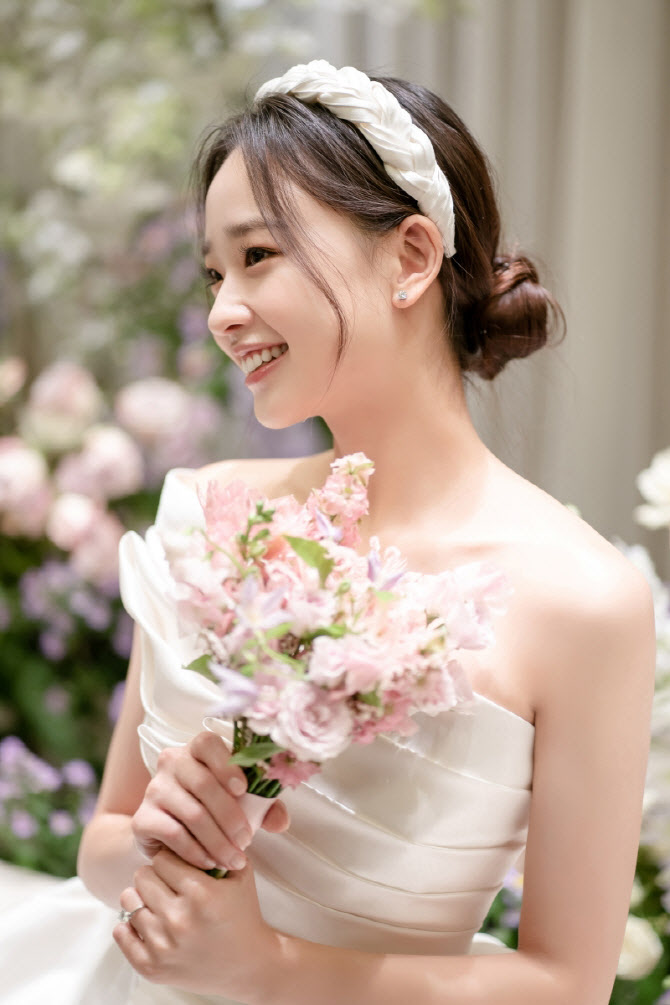 남편·육아 얘기 뿐인데…손연재, 유튜브 채널 삭제됐다 복구