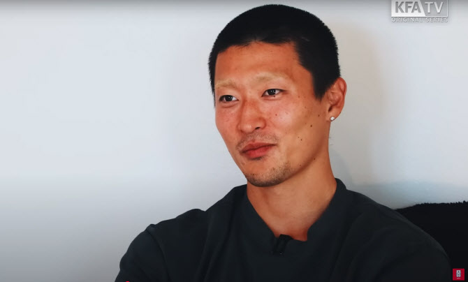 '재기 위해 머리도 삭발' 조규성 "부상 털고 태극마크 다시 달겠다"