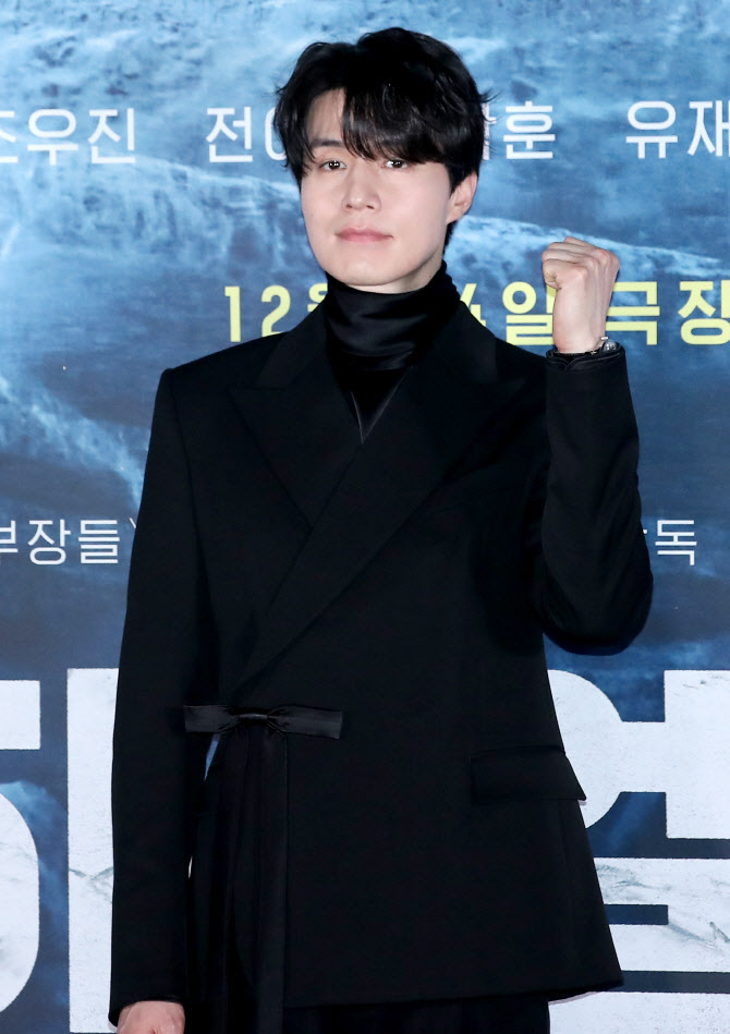 "우린 월병 안 먹어"…이동욱 발언, 中서 재조명 '시끌'