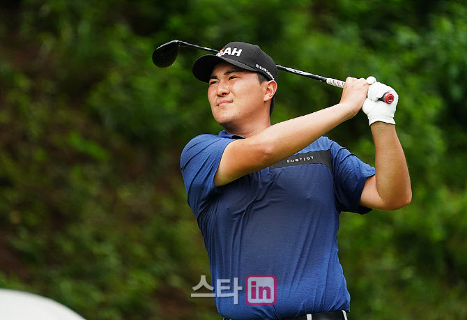 [포토] 타구 바라보는 고석완