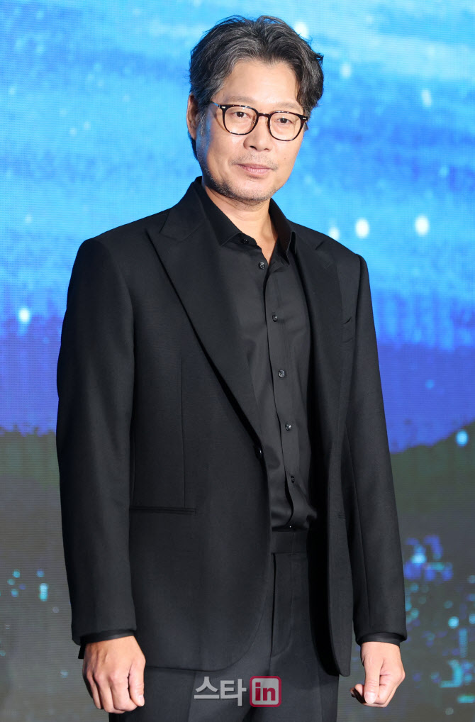[포토]유재명, '북극성'에서 만나요
