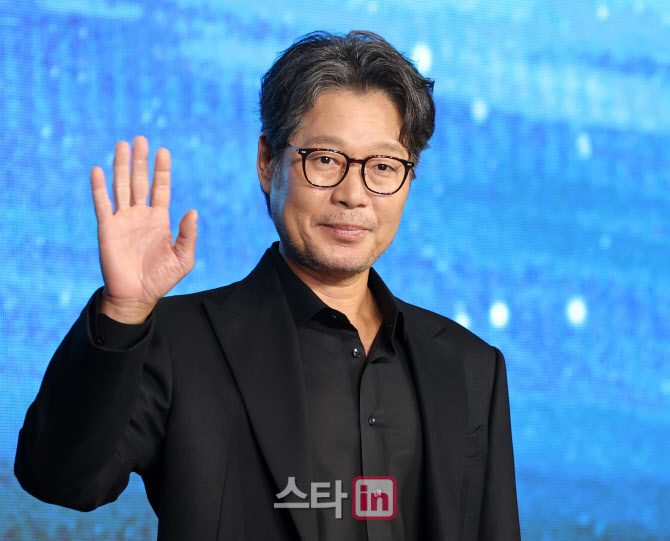 [포토]유재명, '북극성' 많이 사랑해주세요