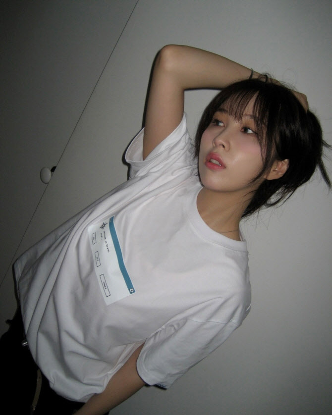 권진아X사파리스팟, 9주년 팬미팅 협업 굿즈 선보인다