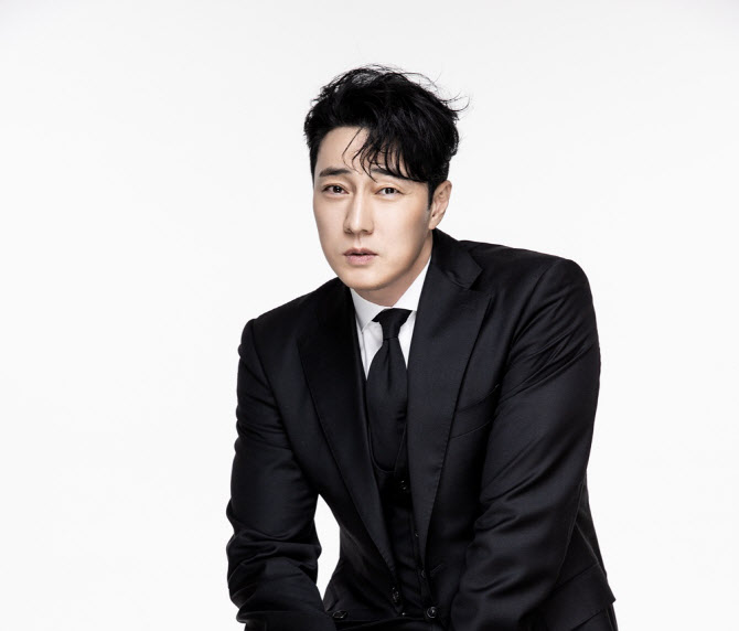 소지섭, '주군의 태양' 이후 13년 만의 SBS 컴백…'김부장' 출연