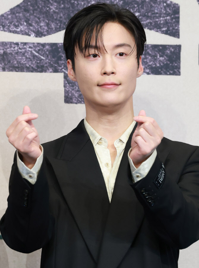 '백번의 추억' 허남준 "30대에 교복 연기, 감독님께 감사"