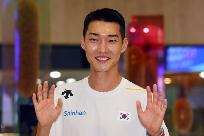 '약속의 땅' 도쿄에서 다시 역사 이룰까...우상혁, 세계선수권 도전